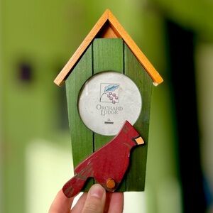 VTG Winter Wooden Red Cardinal Rustic Bird House Shaped Picture Frame Decor